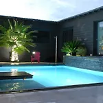 Maison 50m Des Plages 2 4 Pers Avec Piscine Chauffee Privee *