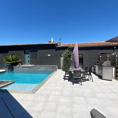 Maison 50m Des Plages 2 4 Pers Avec Piscine Chauffee Privee Tatil Evi