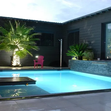Maison 50m Des Plages 2 4 Pers Avec Piscine Chauffee Privee *