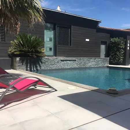 Maison 50m Des Plages 2 4 Pers Avec Piscine Chauffee Privee Tatil Evi *